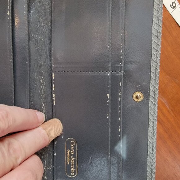 Cora Jacobs Collection Gray Leather Wallet - Picture 14 of 14